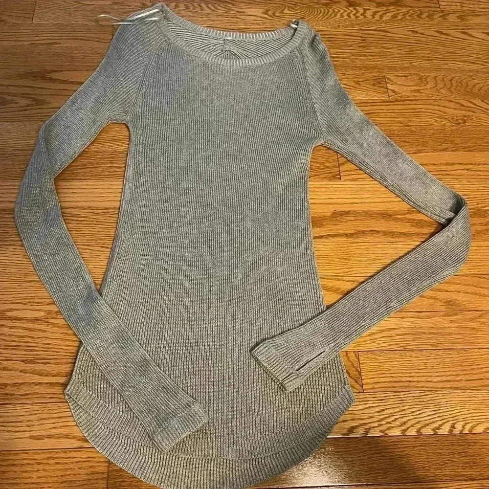[4/6]  Lululemon Cabin Yogi Long Sleeve Light Gray